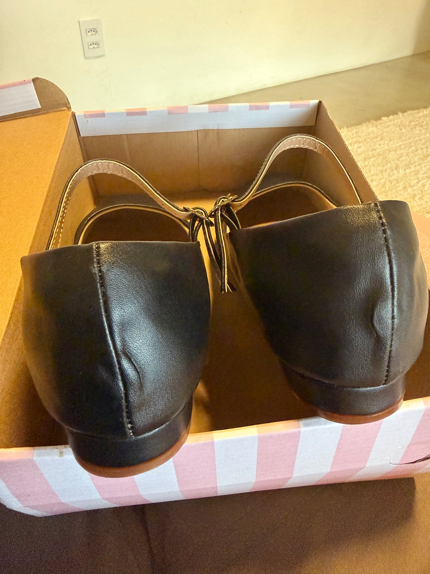 [42BR] [B Grade]  Dreamy Doll Flats - Black