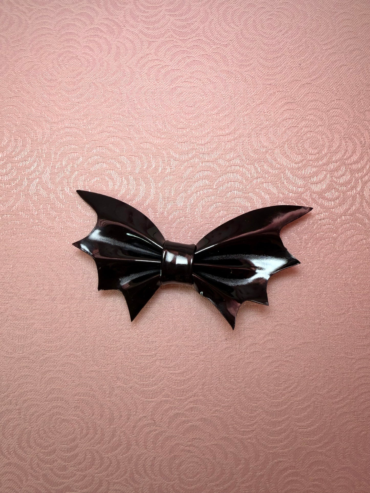 Spooky Bat Hairclip - Shiny Black